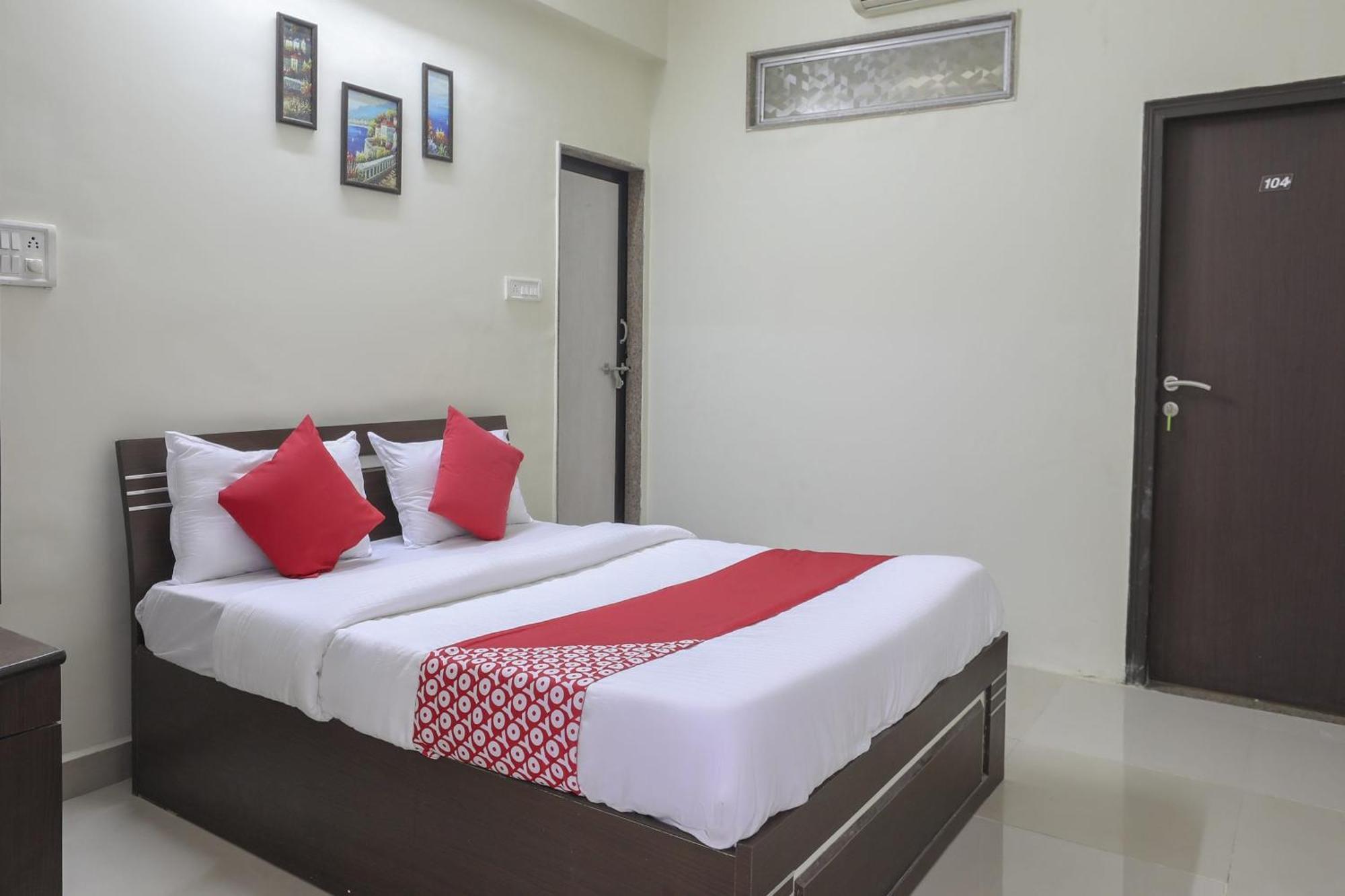 Collection O Shyam Vatika Banquet And Rooms Surat Exterior photo
