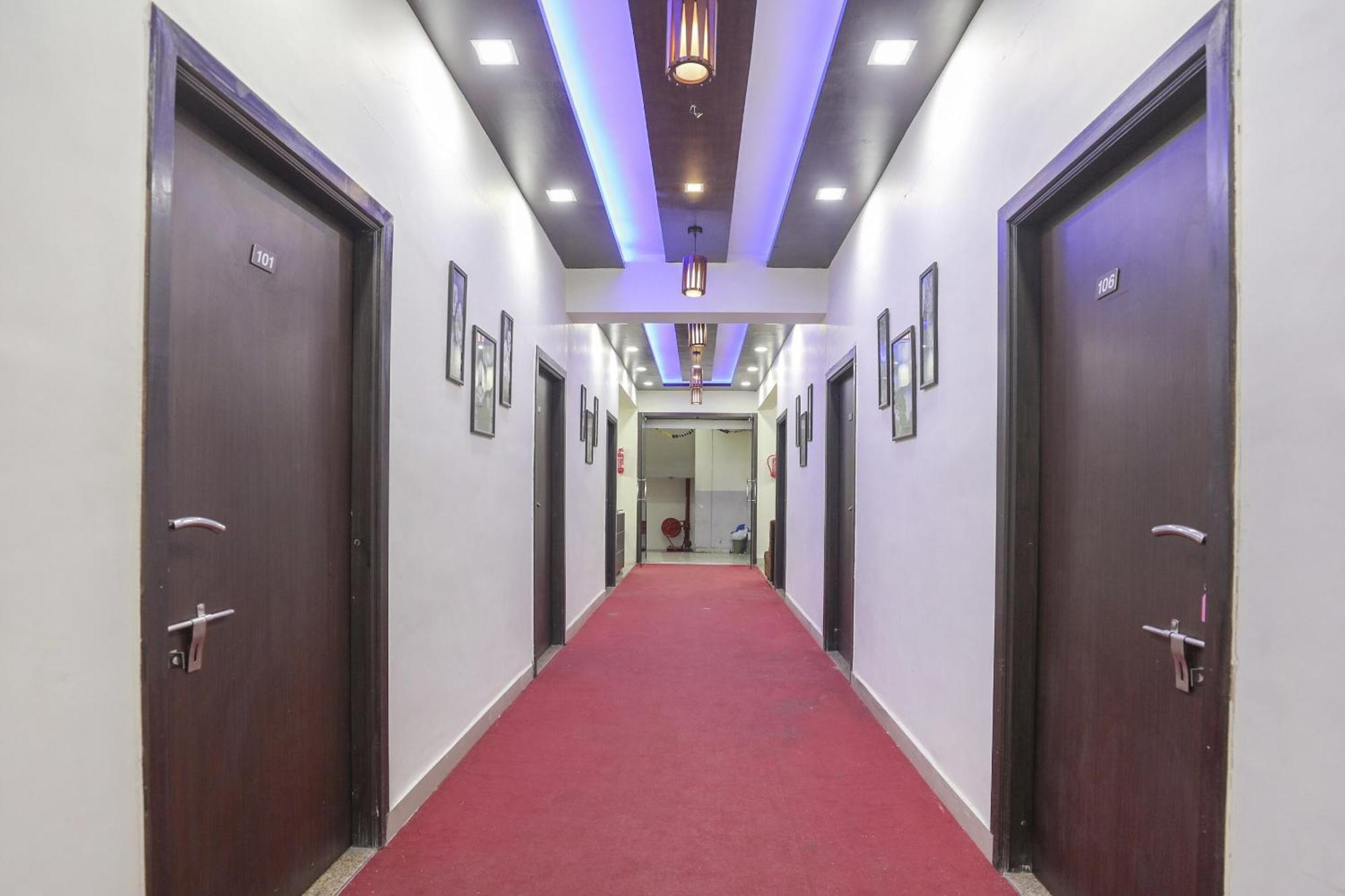 Collection O Shyam Vatika Banquet And Rooms Surat Exterior photo
