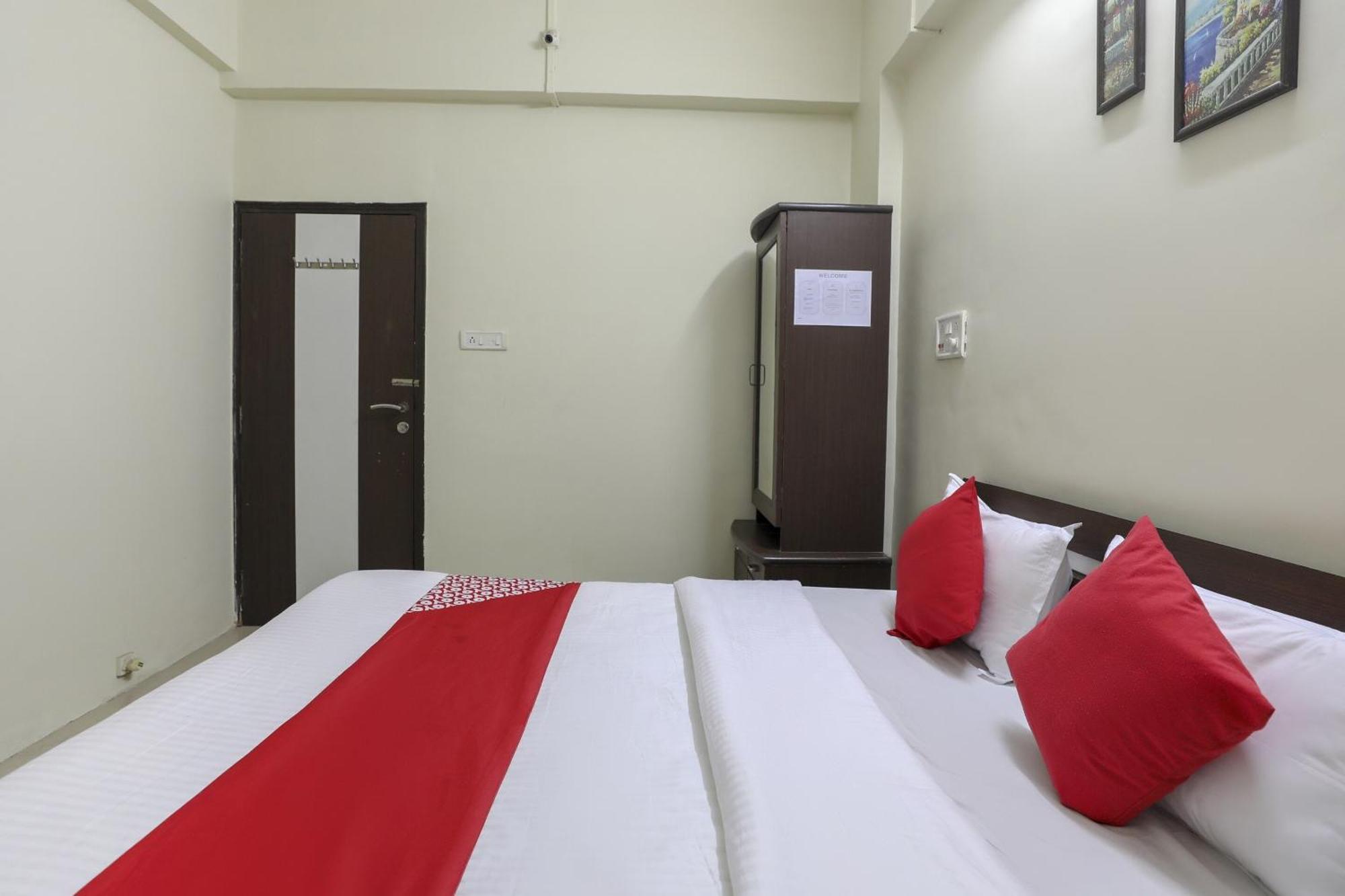 Collection O Shyam Vatika Banquet And Rooms Surat Exterior photo